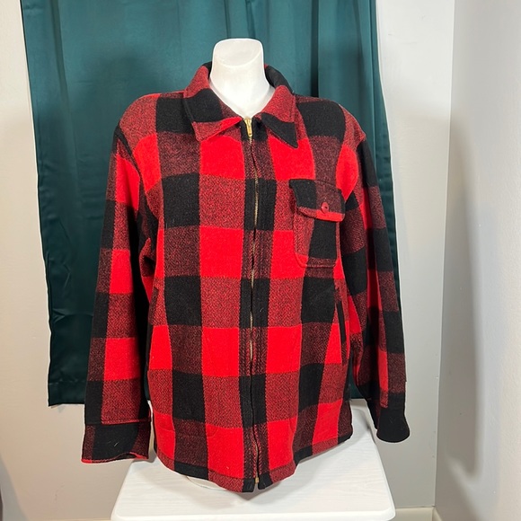 Vintage Woolrich jacket 100% wool red buffalo plaid coat red black checkered - Picture 1 of 12